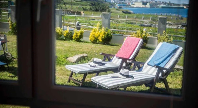 Chalet Pareado con Jardin en 1ª Linea de Mar, Prenota Chalet  