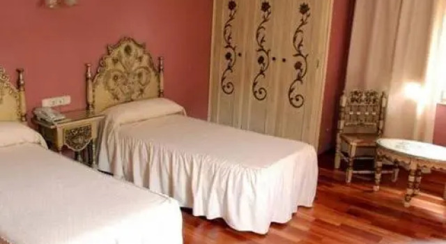 Hotel Robert, Prenota Hotel La Pobla de Claramunt L'Anoia