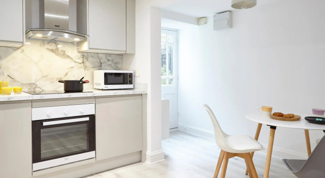 Stylish, spacious flat with private parking