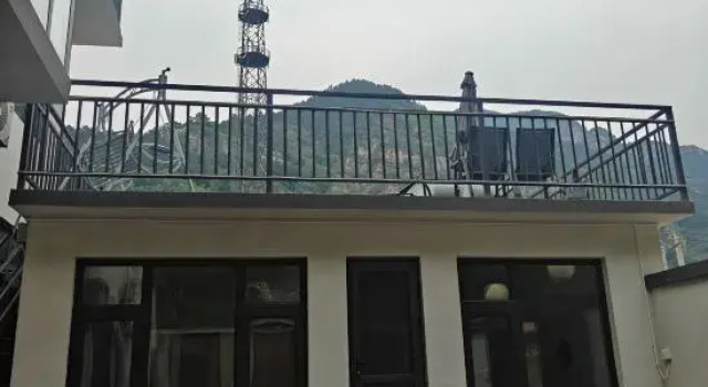Shangshan Ruoshui Homestay (Stone Forest Gorge Scenic Area), Book Hotel Hoteller i Beijing Province med parkering, Parkering