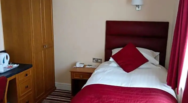 Номер Economy The Royal Hotel
