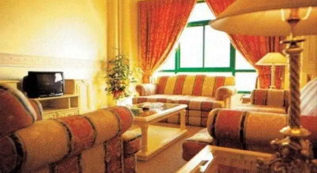 Elite Two, Rezervovat Hotel Hotely v Capital Governorate s bazénem, Bazén