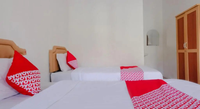 Standard Twin room OYO 1415 Gelora Guest House