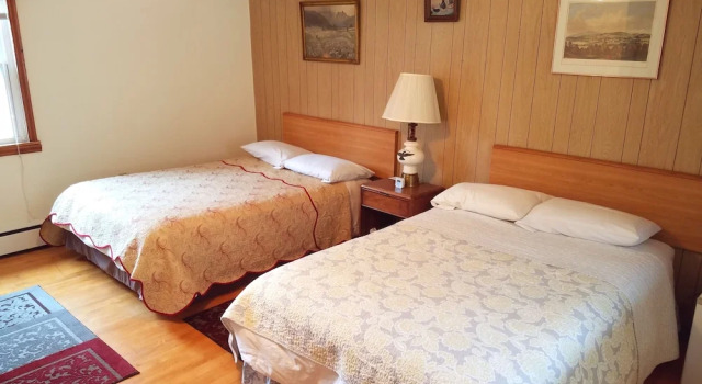Black Bear Lodge, Забронировать Мини-отель Отели Праттсвилл с парковкой, Парковка