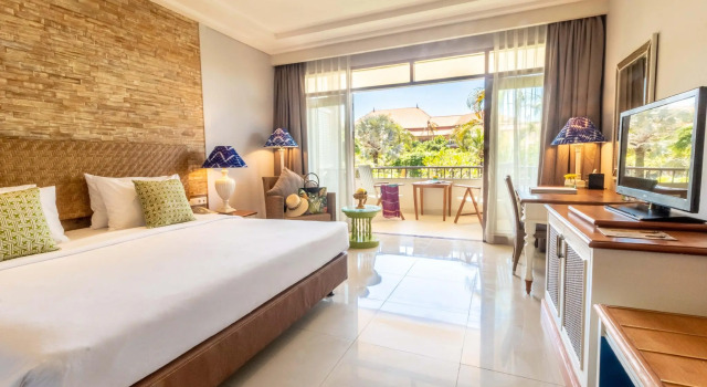Номер Deluxe с видом на бассейн Отель The Tanjung Benoa Beach Resort