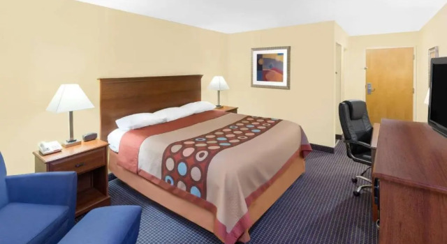 Номер Standard Super 8 by Wyndham Hattiesburg South