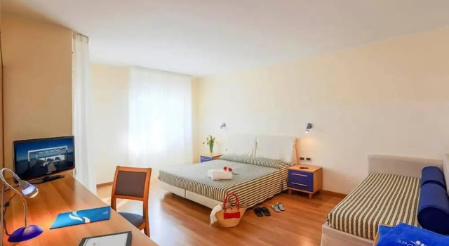 Трёхместный номер Classic с частичным видом на море Hotel Sporting