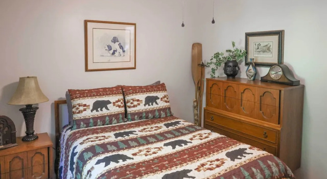Cozy Whittier Home w/ Fire Pits < 15 Mi to Hiking!, Забронировать Дом для отпуска Коттеджи Уитиер, Коттедж