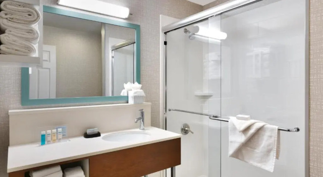 Двухместный номер Deluxe Hampton Inn & Suites Salt Lake City Airport