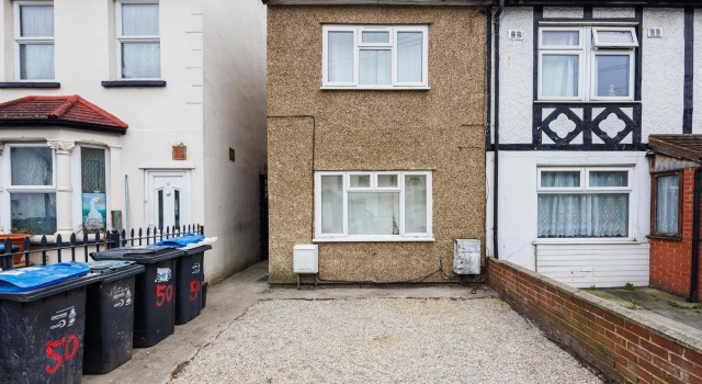 East Croydon Home - Contractors