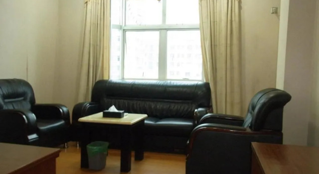 Guangxin Business Hotel, Rezerwuj Hotel Hotele w Shenzhen z parkingiem, Parking