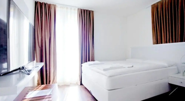Апартаменты с балконом Suite Apartments by Livingdowntown