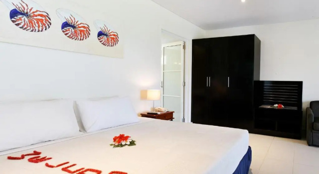 Студия с видом на сад First Landing Beach Resort & Villas
