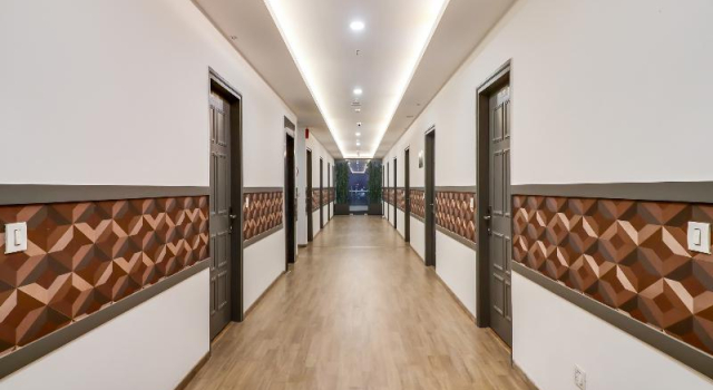Super Townhouse Jashn, Забронировать Отель Отели Гомти Нагара с парковкой, Парковка