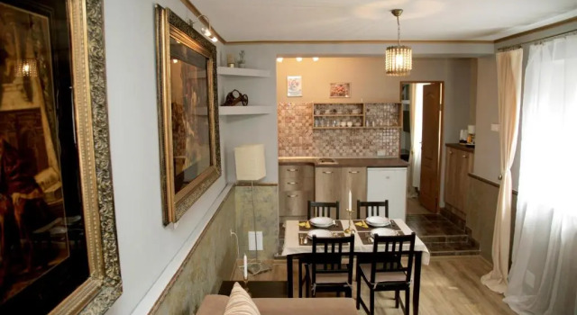 Апартаменты Vintage Apartment - Central 2BDR
