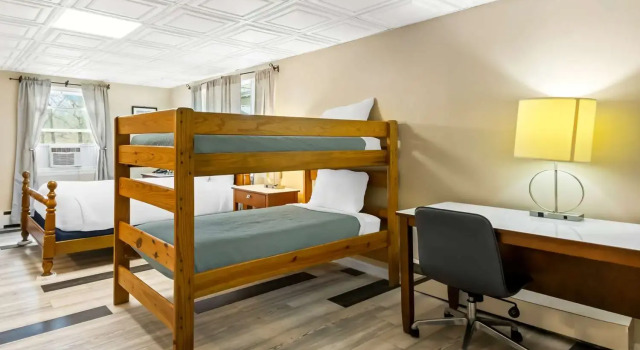 Rodeway Inn Oscoda, Rezerwuj Hotel Oscoda Michigan