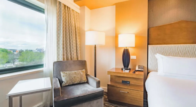 Двухместный номер Deluxe The Inverness Denver, a Hilton Golf & Spa Resort