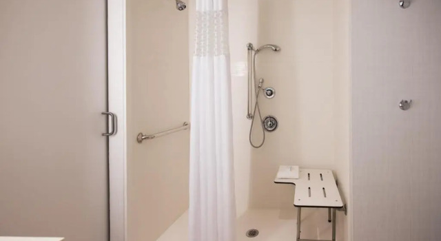 Двухместный номер Accessible Hampton Inn & Suites Washington, D.C. - Navy Yard
