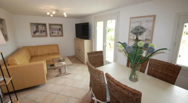 Luberon House between Lourmarin & Cucuron, Book Hotel Cucuron Luberon