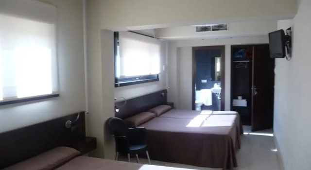PENSIÓN RESTAURANTE "O RETIRO ", Book Hotel Arzúa 