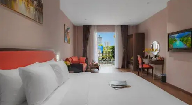 Полулюкс Salute Saigon Hotel and Spa