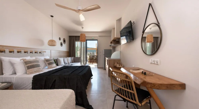 Del Mare Suites