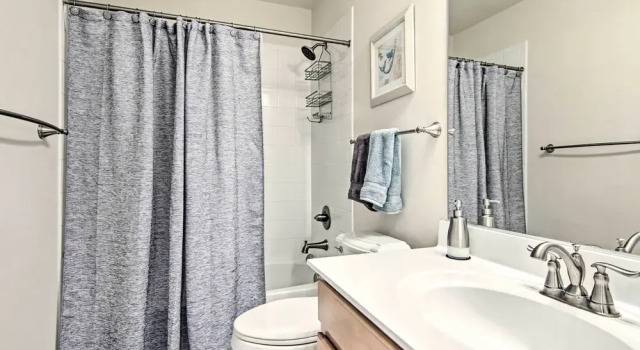 Коттедж Resort Amenities & Screened Porch: Ocean View Home