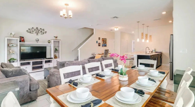 Pet Friendly! Townhome w/ Pool in Championsgate, Забронировать Апартаменты/квартира Апартаменты штата Флориды, Апартаменты/квартира