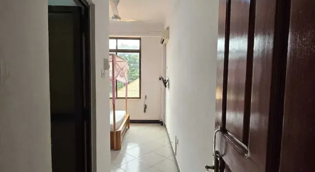 Tulivu Urban, Varaa Hotelli Moshi Hai