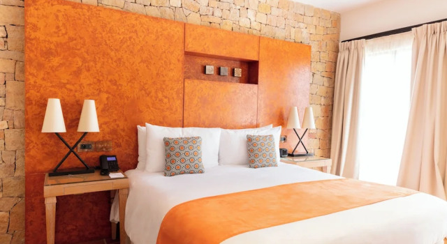 Люкс Deluxe с балконом Terre Blanche Hotel Spa Golf Resort
