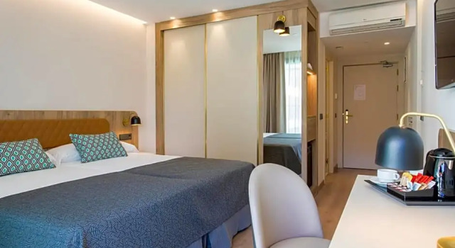 Двухместный номер Standard с видом на бассейн Hotel Presidente 4 sup