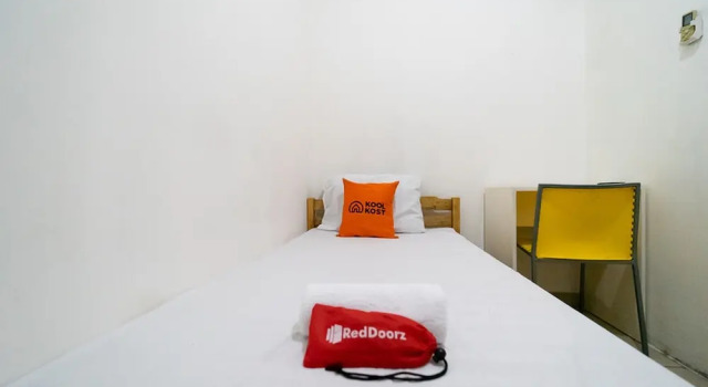 KoolKost near Mercu Buana University, Book Hotel Jakarta Jakarta Province