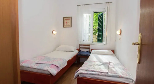 Апартаменты Apartment in Slatine Near the Sea Beach
