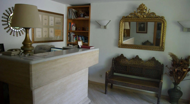 Antique Theatre Hotel