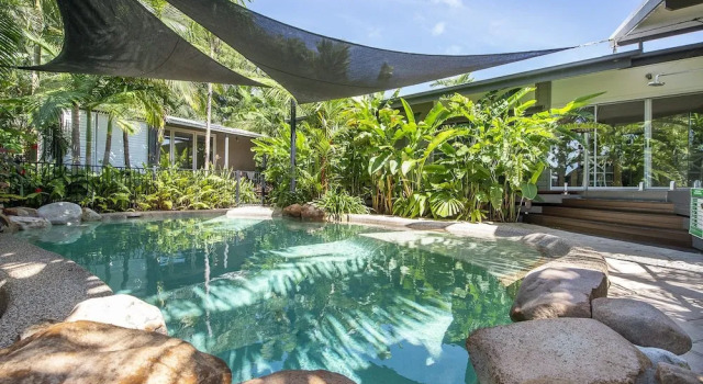 Whispering Palms, Boek Vakantiehuis Nelly Bay Magnetic Island