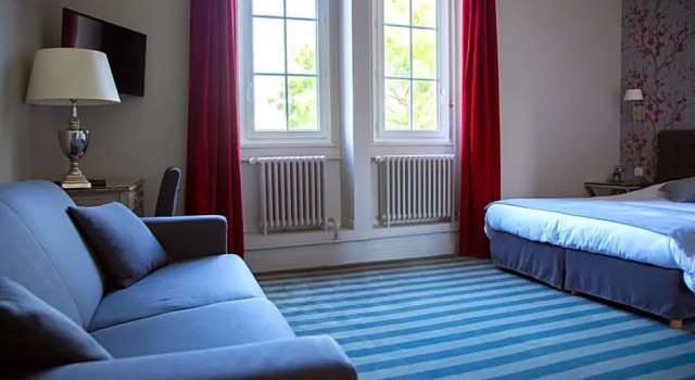 Четырёхместный номер Premium Hotel The Originals Maison de l'Abbaye (ex Relais du Silence)