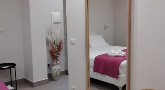 Pied-à-terre81