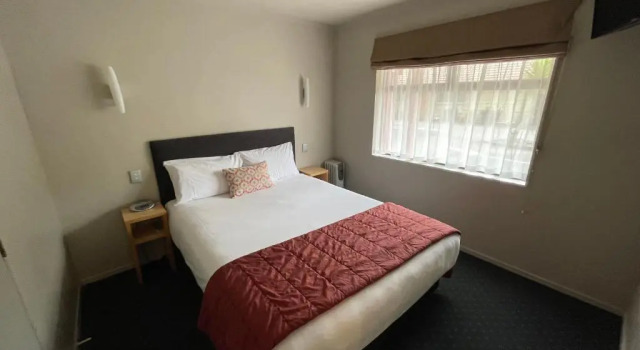 Апартаменты Bentleys Motor Inn