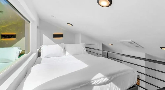 Sleek & Stylish Urban Loft, จอง โรงแรม ซีแอตเทิล Washington (state)