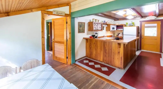 Номер Deluxe Hibiscus Coffee & Guesthouse