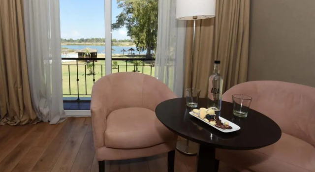 Полулюкс Howard Johnson Resort & Convention Center Ezeiza
