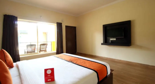 OYO 9409 Morjim Grand INN, Book Hotel Hotels in Goa with a Pool, Swimming Pool