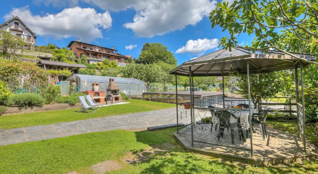 Апартаменты Zio Enry Garden Orta Lake