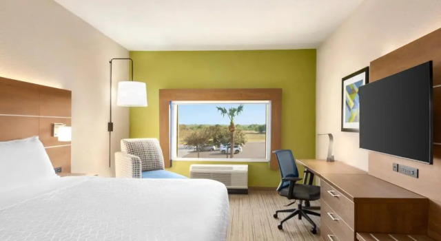 Номер Standard Holiday Inn Express Hotel & Suites Mission-McAllen Area by IHG