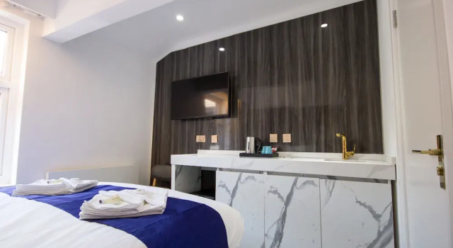 Deluxe cvadruplă cameră DJ Suites Blackpool