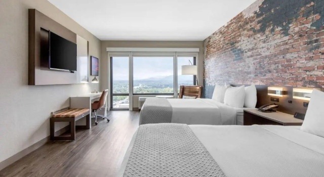 Номер Superior Cambria Hotel Downtown Asheville