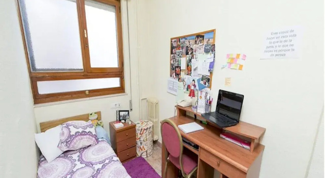 Ensuite Rooms for Women Only - LEON