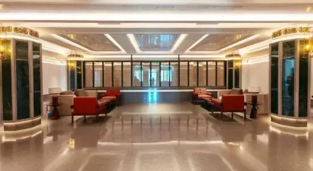 Qiqihar Lakeside Hotel, Rezervovat Hotel Hotely v Cicikar s bazénem, Bazén