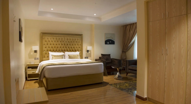 BON Hotel Elvis