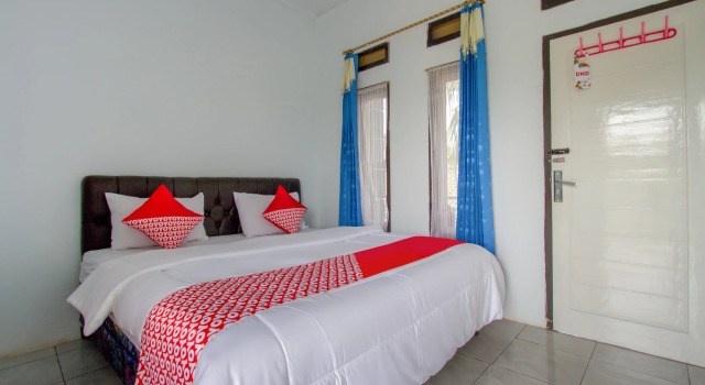 Luxo villa OYO 2588 Pondok Romeo